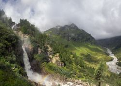 Le cascate di Schlatenkees nella valle Innergschloess valley, vicino al gruppo montuoso del Grossvenediger, Alti Tauri (Austria)