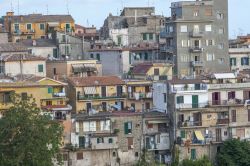 Le case addossate del centro di Ariccia nel Lazio