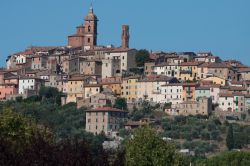 Le case antiche dello storico borgo di Sinalunga in provincia di Siena, Toscana