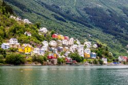 Le case colorate di Odda sul Sorfjord in Norvegia