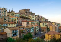 Le case del borgo antico di Soriano nel Cimino, provincia di Viterbo, Lazio - © ValerioMei / Shutterstock.com