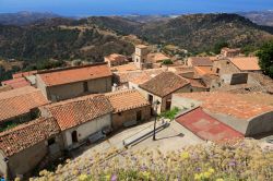 Le case del centro storico di Bova in Calabria