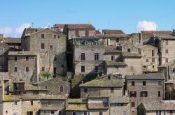 Le case di Grotte di Castro, uno dei borghi del Lazio