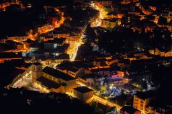 Le Case di Montella fotografate di notte dalle montagne