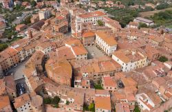 Le case ed  i palazzi del centro antico di Foiano della Chiana in Toscana, provincia di Arezzo