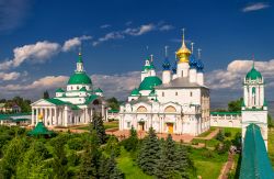 Cattedrali Dimitrievsky e Zachatievsky a Rostov, Russia - Due degli edifici religiosi più suggestivi di Rostov, antichissima città russa della regione di Yaroslavl, inserita nel ...