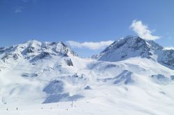 Le cime innevate del comprensorio sciistico di Les Arcs, Francia.

