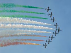 Le Frecce Tricolori al Campo Volo di Torino a Grugliasco, esebizione del 2016 - © McoBra89 / Shutterstock.com