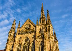 Le guglie decorate del Tempio di Santo Stefano a Mulhouse, Alsazia, Francia - © 263210666 / Shutterstock.com