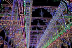 Le luminarie di Scorrano vengono celebrate con una grande festival - © liberowolf / Shutterstock.com