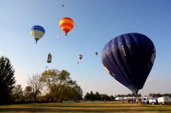 Il Ferrara Baloons Festival è uno degli eventi più attesi nella città emiliano-romagnola appartenuta agli Este. Ogni anno, nella prima metà di settembre, per ...