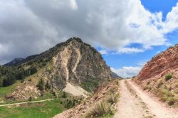 Le montagne colorate nei dintorni di Cammarata in Sicilia.