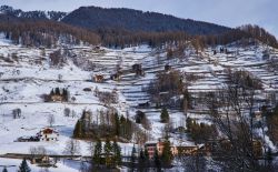 Le montagne innevate di Pejo, Trentino Alto Adige. Per gli amanti dello sci e dello snowboard, questa località turistica offre piste per i più esperti ma anche per i principianti.




 ...