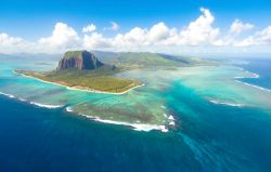 Le Morne Brabant e la barriera corallina, isola ...