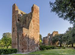 Le rovine all'interno del Parco Corsini di Fucecchio in Toscana - © Marco Taliani de Marchio / Shutterstock.com