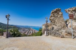 Le rovine del Castello di Capo d'Orlando in Sicilia.