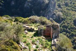 Le rovine di Castel Medusa nei dintorni di Samugheo in Sardegna