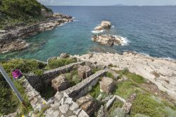 Le rovine romane dei Bagni della regina Giovanna, costa di Sorrento, Campania