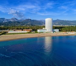 Le spiagge di Marina di Massa sulla costa della Versilia in Toscana