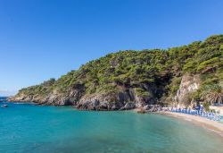 Una delle spiagge più belle delle Isole Tremiti: siamo a Cala delle Arene sull'isola di San Domino