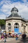 Le Terme di Pietro il Grande a Spa, Vallonia, Belgio. Interamente rinnovato nel 2012, l'edificio del 1880 ospita una delle sorgenti più abbondanti e effervescenti della città ...