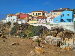 Le tipiche case colorate di Peniche, Portogallo.



