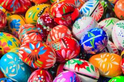 Le uova colorate a mano al Mercatino di Pasqua in centro a Cracovia, Polonia. - © Pawel Kazmierczak / Shutterstock.com