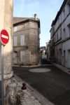 Le vecchie case della cittadina di Cognac, Francia: uno scorcio del centro storico. 
