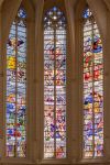 Le vetrate decorate della chiesa medievale Sainte Chapelle di Vincennes, Francia: si tratta di una chiesetta gotica all'interno delle fortificazioni cittadine - © Devis M / Shutterstock.com ...