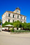 L'edificio che ospita il Palazzo Municipale di Ston, Dalmazia, Croazia - © RnDmS / Shutterstock.com