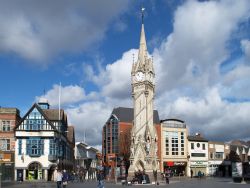La Torre dell'Orologio sulla piazza principale di Leicester in Inghilterra - © Tadeusz Ibrom / Shutterstock.com 