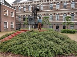 Leiden Il monumento dedicato a Rembrandt , il cittadino più illustre della storia di Leiden