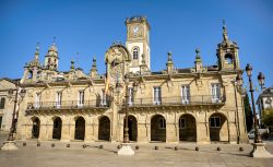 L'elegante edificio che ospita il Palazzo Municipale nel centro di Lugo, Galizia, Spagna.

