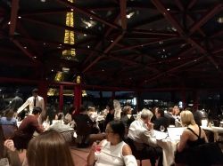 Les Ombres ristorante panoramico di Parigi con vista sulla Torre Eiffel