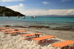 Lettini sulla spiaggia di Tigaki, isola di Kos (Dodecaneso) - © Gabriel Georgescu / Shutterstock.com