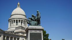 Little Rock, Arkansas: monumento alle donne confederate dell'Arkansas - © Reed Means / Shutterstock.com
