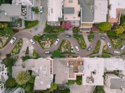 Lombard Street, vista aerea della tortuosa strada di San Francisco in California