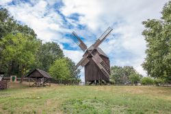 Lo storico mulino a vento At Neschwitz a Bautzen (Sassonia), Germania - © Bjoern Bernhard / Shutterstock.com