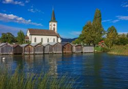 Lo storico villaggio di Busskirch sulle sponde del lago di Zurigo a Rapperswil-Jona, Svizzera.
