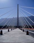 Lo United Bridge di Monterrey, Messico. Simbolo della capitale, questo ponte a forma di arpa è alto 134 metri. Inaugurato nel 2003, è di colore bianco candido.
