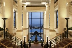 La lobby dello Sheraton Soma Bay Resort, una struttura a cinque stelle sull'omonima baia lungo la costa egiziana del Mar Rosso - foto © Sheraton Soma Bay 