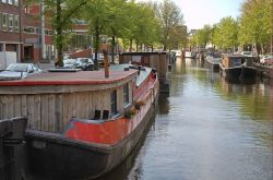 Lungo fiume a Groningen, la città dei Paesi Bassi