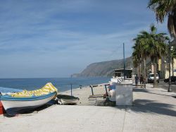 Il Lungomare  e la spiaggia di Bagnara Calabra - © Jacopo Werther - CC BY-SA 4.0 - Wikipedia