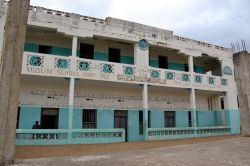 La scuola musulmana di Mambrui: questa cittadina della costa del Kenya è a maggioranza islamica e qui si trovano istituti religiosi che provvedono alla formazione scolastica dei ragazzi. ...