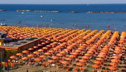 Mare Adriatico: la spiaggia di Vaverde di Cesenatico, sulla riviera romagnola.