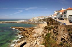 Il mare di Ericeira vicino a Lisbona, Portogallo ...