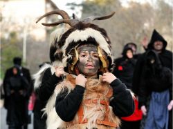 Maschere tipiche della Barbagia fotografate durante una sfilata di Carnevale a Sadali in Sardegna. - © Francescomoufotografo / Shutterstock.com