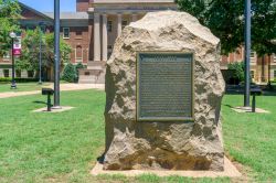 Memoriale della Guerra Confederata nel campus dell'Università dell'Alabama, Tuscaloosa (USA) - © Ken Wolter / Shutterstock.com