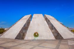 Memoriale e museo del genocidio armeno sulla collina di Tsitsernakaberd a Yerevan, Armenia.



