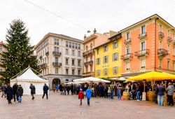 Mercatini di Natale a Lugano, nel sud del Canton Ticino in Svizzera - © Anton_Ivanov / Shutterstock.com